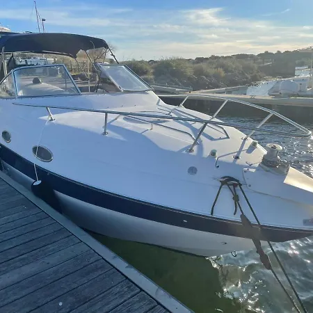 Hoana.Bateau.Capdagde 보트호텔 *
