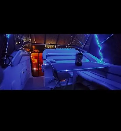 Hoana.Bateau.Capdagde 보트호텔